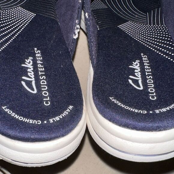 Clarks Women's cloud steppers Breeze Shore Mule Navy Floral Canvas NWT SZ10 - Picture 8 of 13